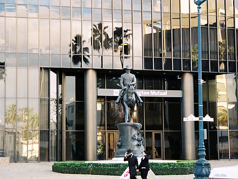 John Wayne Statue