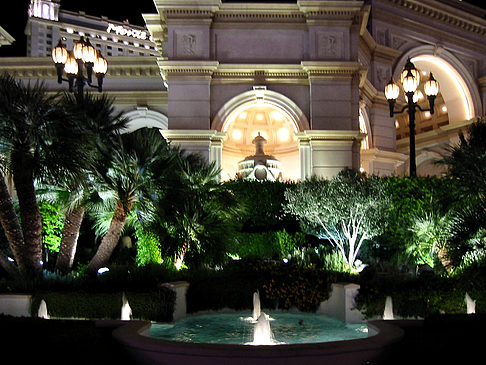 Hotel MGM bei Nacht Foto 